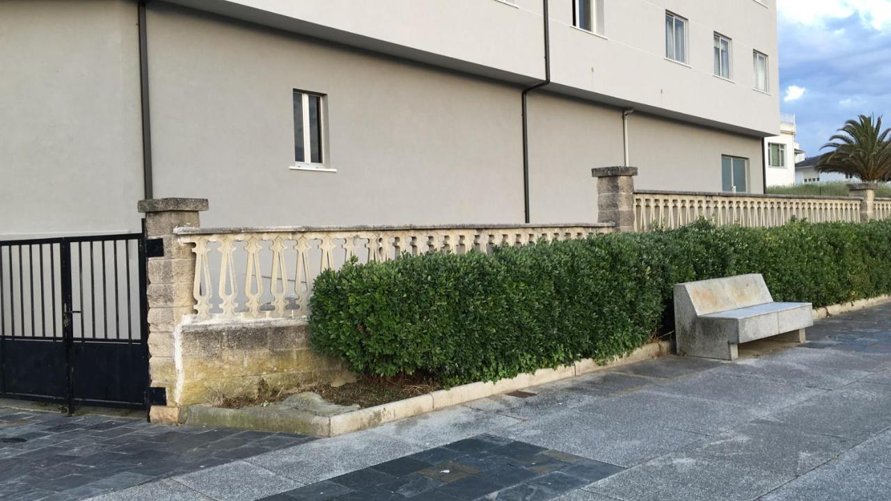 Apartamentos Playa De La Concha ポルト・デ・エスパサンデ エクステリア 写真
